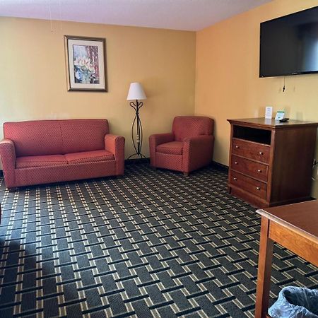 Baymont By Wyndham Springfield Il Hotel Exterior photo